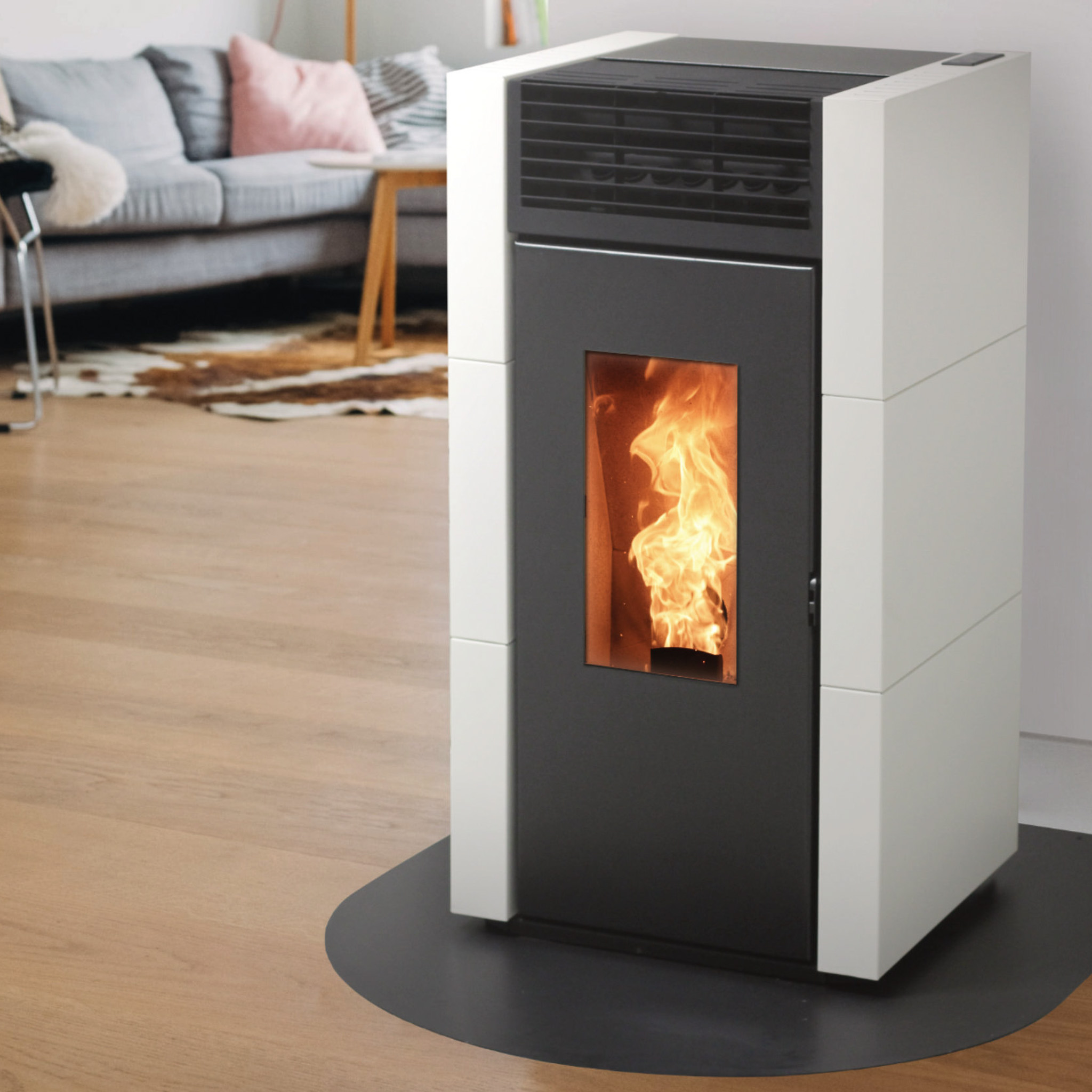 Estufa de pellets Línea con diseño compacto y minimalista, color oscuro, ideal para espacios modernos de hasta 240 m³